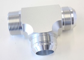 <strong>Tee with NPT On Run 1-1/4" to -20AN</strong> <br /> Silver Finish
