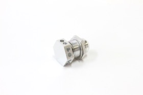 <strong>Bolt In Breather Bulkhead -10</strong><br /> Silver Finish